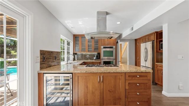 7226 Dennis, West Hills, CA 91307