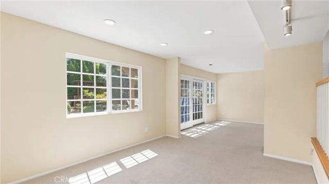 7226 Dennis, West Hills, CA 91307