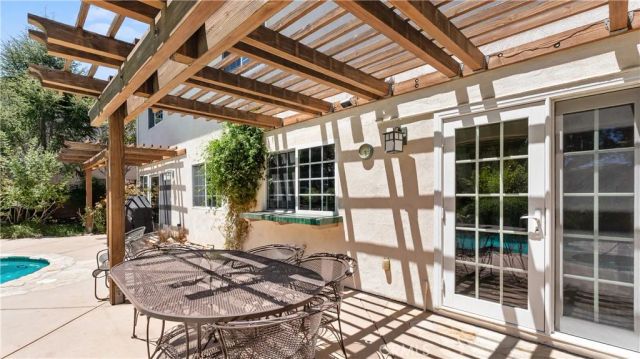 7226 Dennis, West Hills, CA 91307