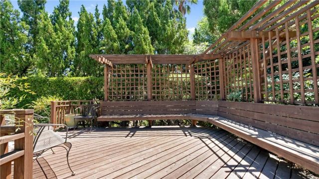 7226 Dennis, West Hills, CA 91307