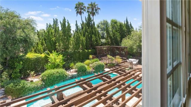7226 Dennis, West Hills, CA 91307