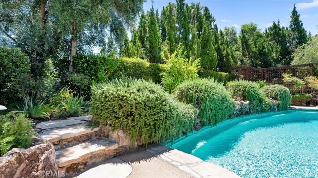 7226 Dennis, West Hills, CA 91307