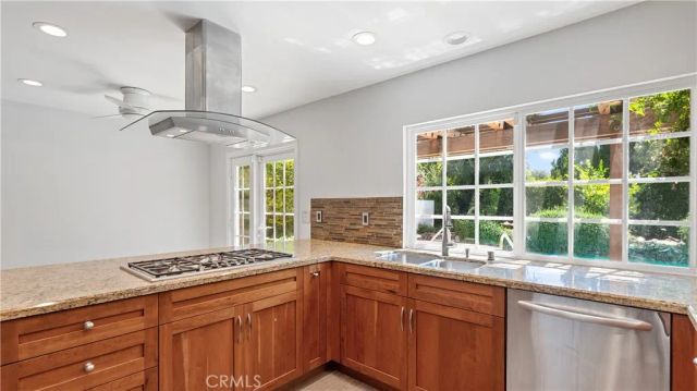 7226 Dennis, West Hills, CA 91307