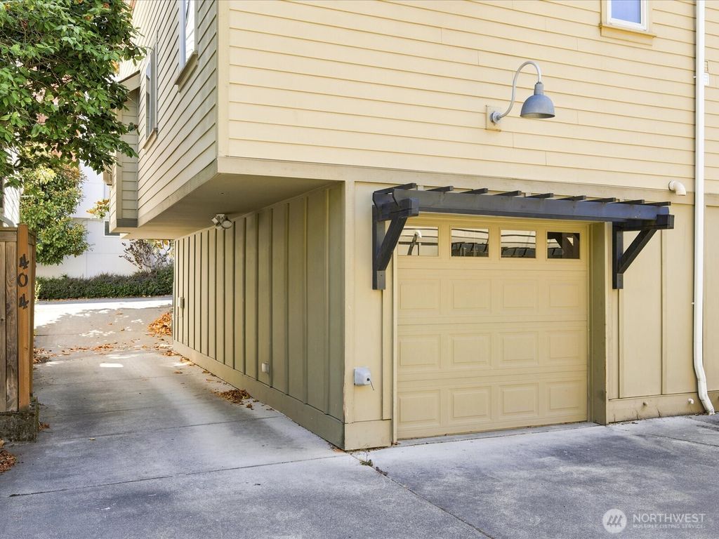 2106 E Terrace Street, Seattle, WA 98122