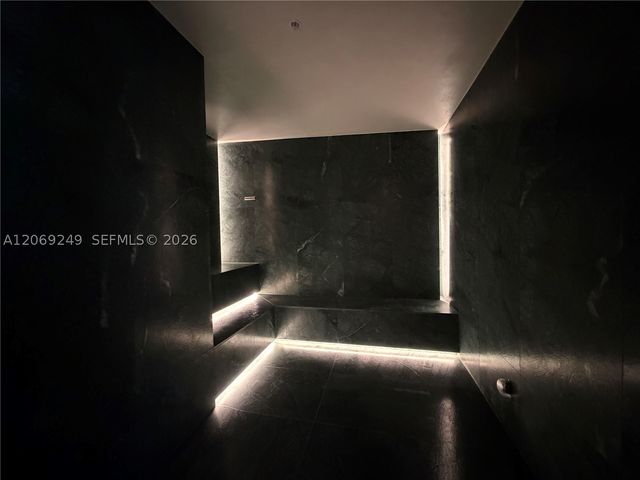 1400 Biscayne Blvd 1807, Miami, FL 33132