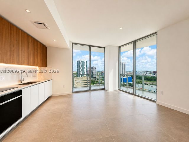 1400 Biscayne Blvd 1807, Miami, FL 33132