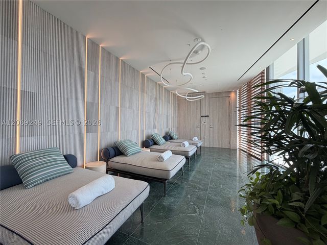 1400 Biscayne Blvd 1807, Miami, FL 33132