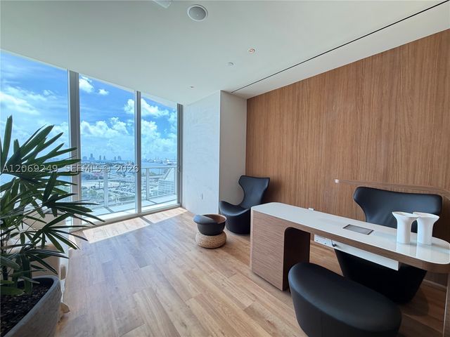 1400 Biscayne Blvd 1807, Miami, FL 33132