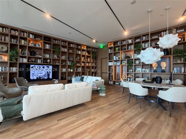 1400 Biscayne Blvd 1807, Miami, FL 33132