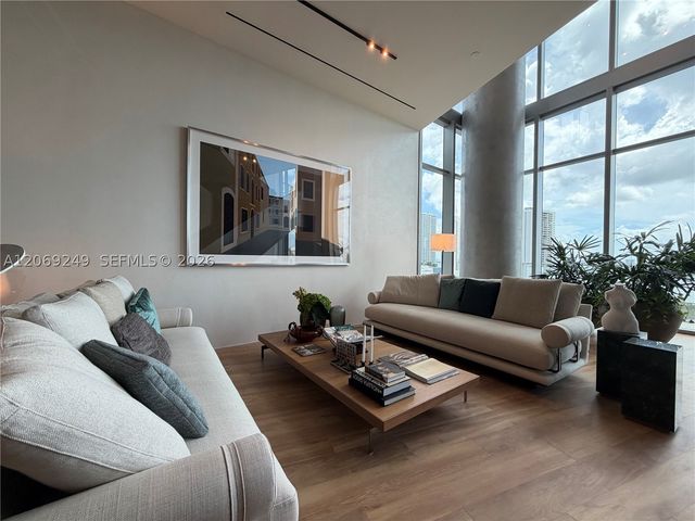 1400 Biscayne Blvd 1807, Miami, FL 33132