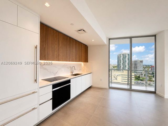 1400 Biscayne Blvd 1807, Miami, FL 33132