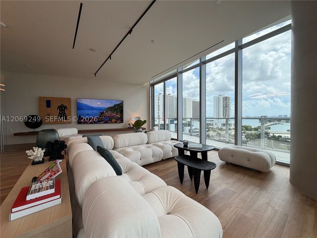 1400 Biscayne Blvd 1807, Miami, FL 33132