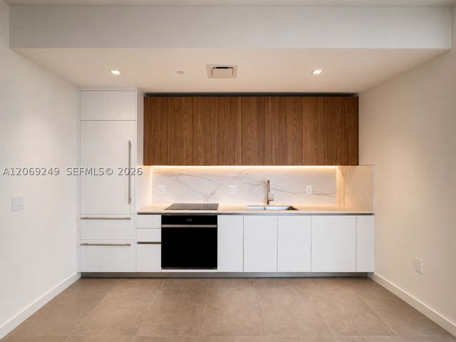 1400 Biscayne Blvd 1807, Miami, FL 33132