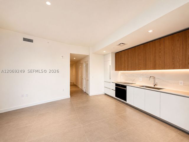 1400 Biscayne Blvd 1807, Miami, FL 33132