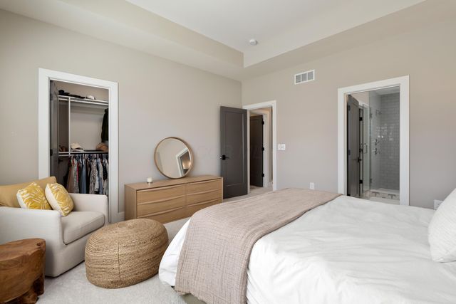 1116 Edgehill Road, Columbus, OH 43212