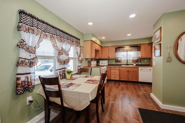 7 Grenier Boulevard, Londonderry, NH 03053