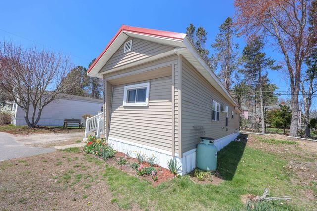 7 Grenier Boulevard, Londonderry, NH 03053