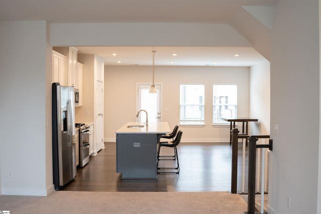 17 Rollins Avenue, Greenville, SC 29607