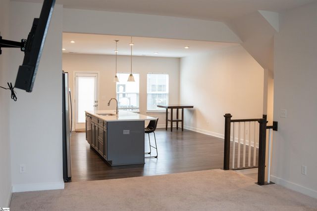 17 Rollins Avenue, Greenville, SC 29607