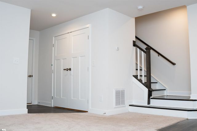 17 Rollins Avenue, Greenville, SC 29607