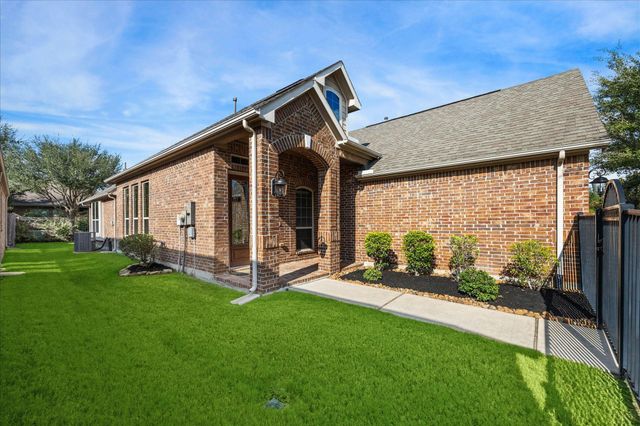 27006 Walker Retreat Lane, Katy, TX 77494