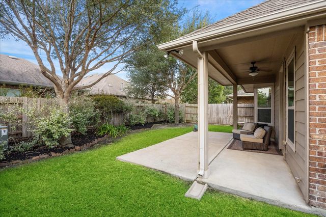 27006 Walker Retreat Lane, Katy, TX 77494