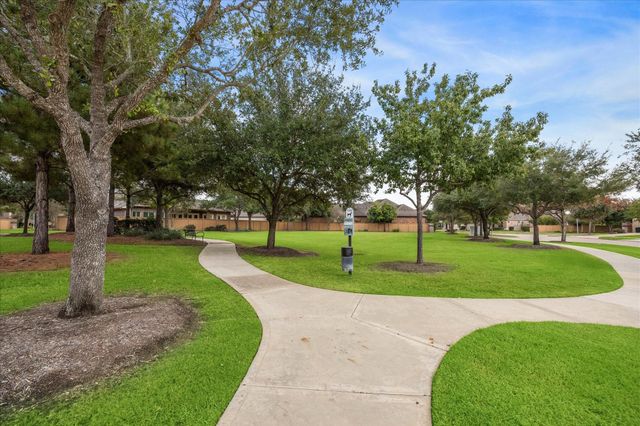27006 Walker Retreat Lane, Katy, TX 77494