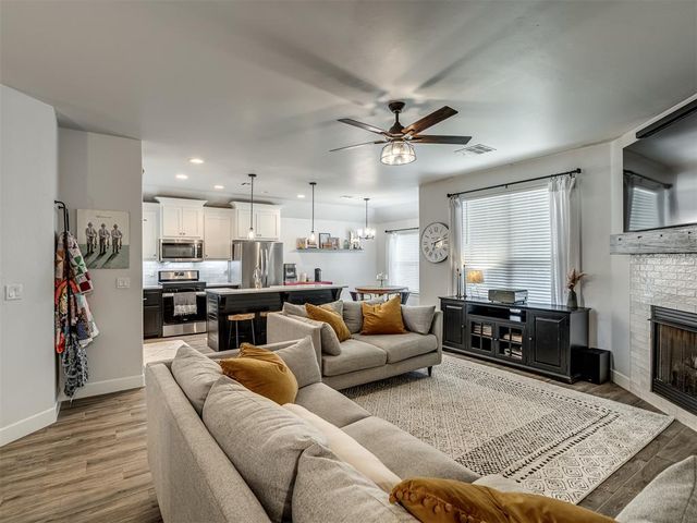 300 Mountain Laurel Way, Noble, OK 73068