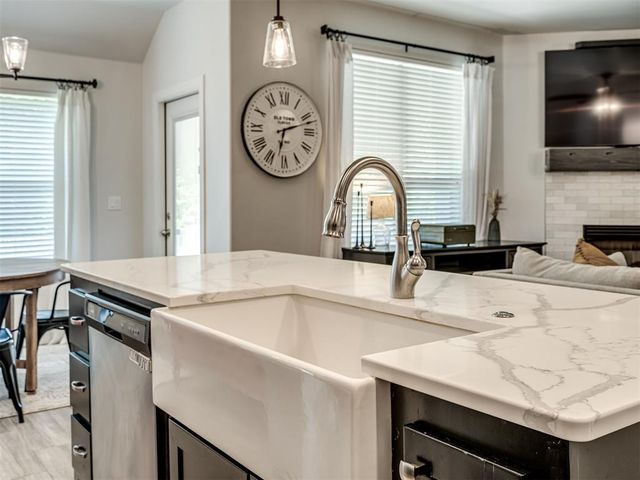 300 Mountain Laurel Way, Noble, OK 73068