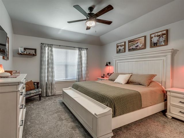 300 Mountain Laurel Way, Noble, OK 73068