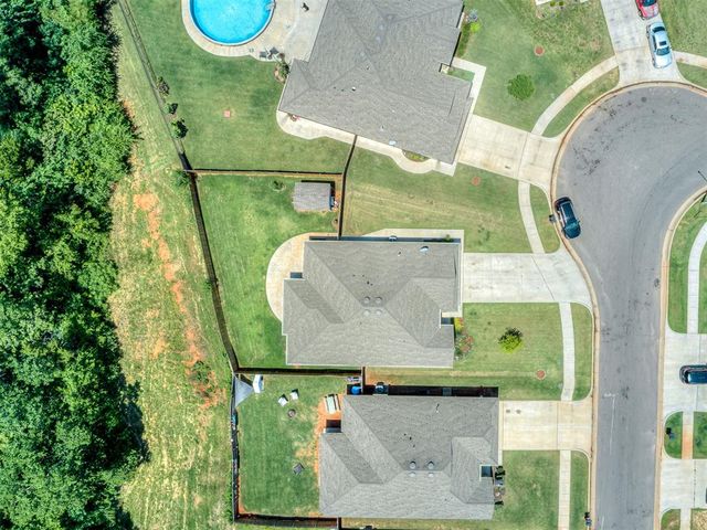 300 Mountain Laurel Way, Noble, OK 73068