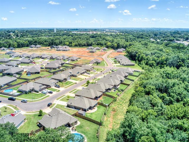 300 Mountain Laurel Way, Noble, OK 73068