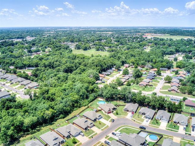 300 Mountain Laurel Way, Noble, OK 73068