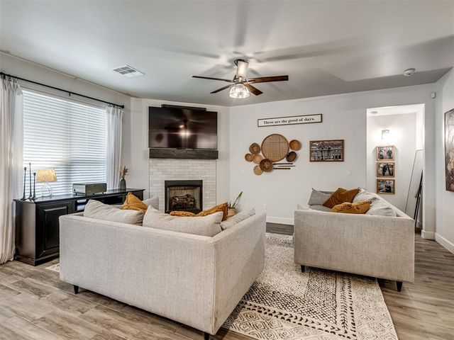 300 Mountain Laurel Way, Noble, OK 73068