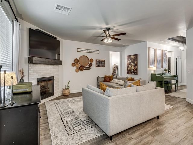 300 Mountain Laurel Way, Noble, OK 73068