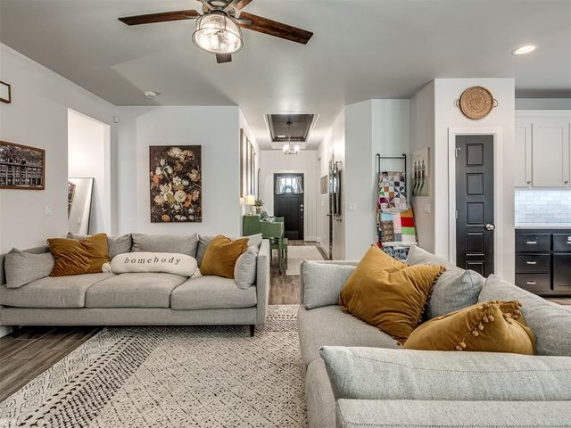 300 Mountain Laurel Way, Noble, OK 73068