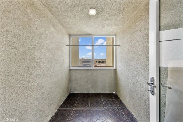 908 S Ardmore Avenue 304, Los Angeles, CA 90006