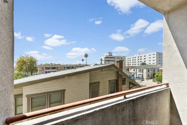 908 S Ardmore Avenue 304, Los Angeles, CA 90006