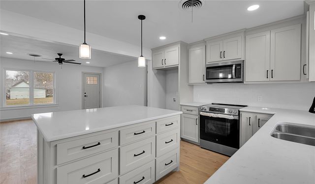 214 N Avenue P, Clifton, TX 76634