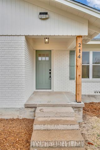 214 N Avenue P, Clifton, TX 76634