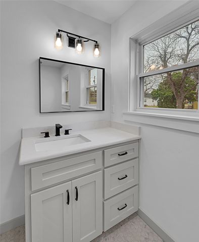 214 N Avenue P, Clifton, TX 76634