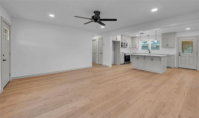 214 N Avenue P, Clifton, TX 76634