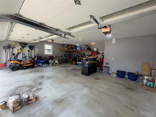519 Glendale Drive, Troy, IL 62294