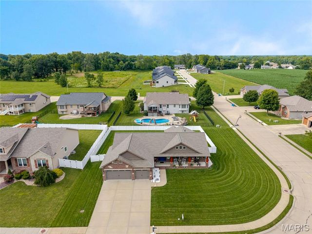 519 Glendale Drive, Troy, IL 62294