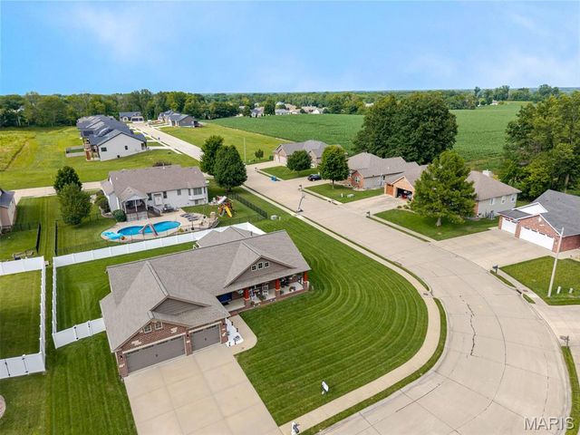 519 Glendale Drive, Troy, IL 62294
