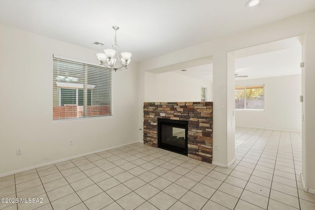 207 W Calle Matraca, Sahuarita, AZ 85629