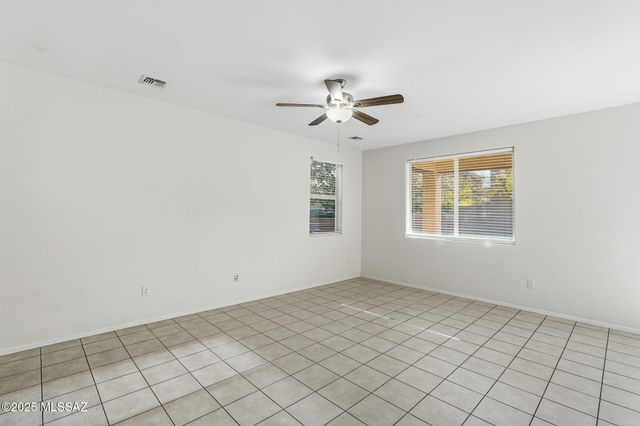 207 W Calle Matraca, Sahuarita, AZ 85629