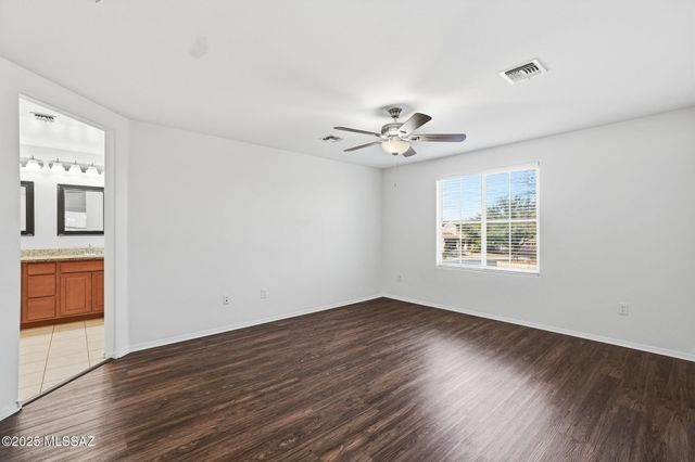 207 W Calle Matraca, Sahuarita, AZ 85629