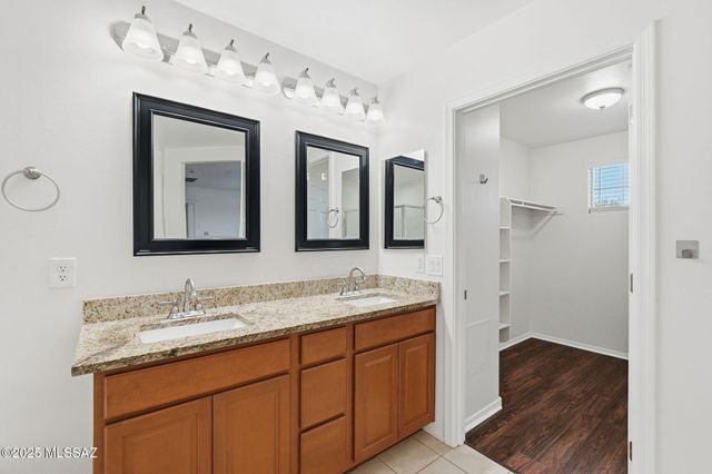 207 W Calle Matraca, Sahuarita, AZ 85629