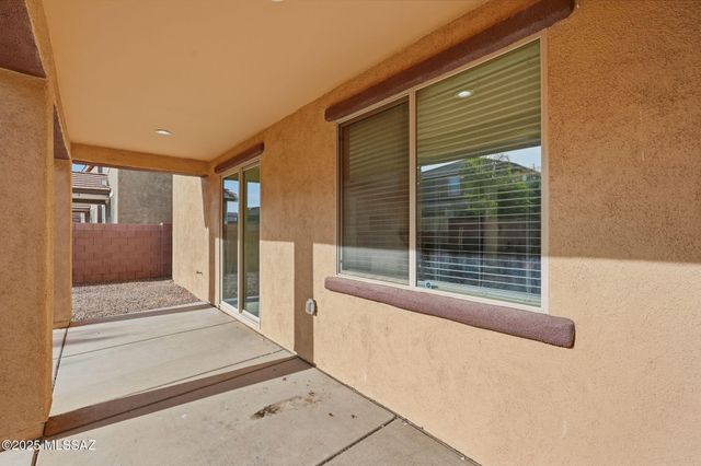 207 W Calle Matraca, Sahuarita, AZ 85629